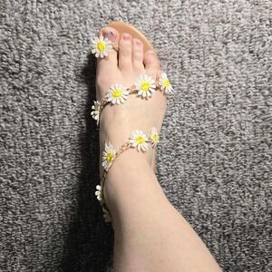 Daisy Strappy Flat Sandals Flowers‎ - Womens 7 Yellow Tan White